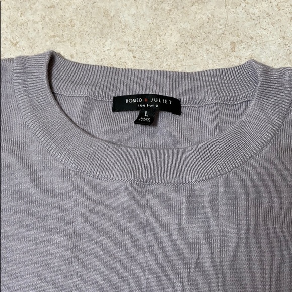 ROMEO & JULIET COUTURE RUFFLE SLEEVES LAVENDER CROP SWEATER - Picture 7 of 10